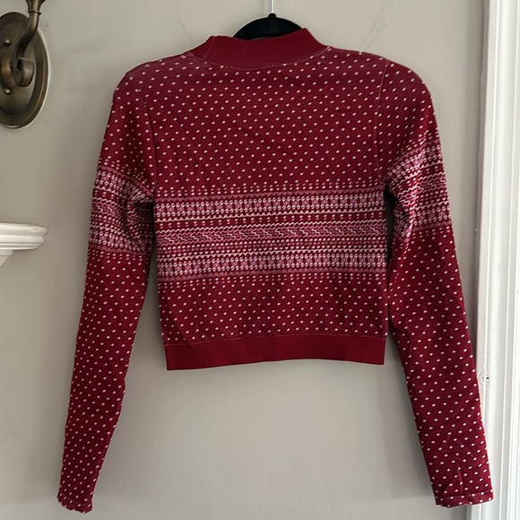 Red long sleeved ski top - Picture 2 of 4